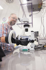 Glovebox with stereomicroscope (GS)