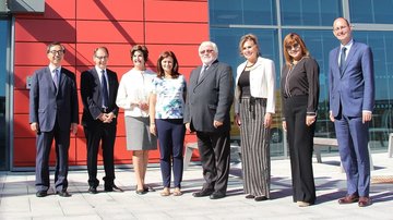 Kraj pro podnikání, vědu i tradice. Hejtmanka ukázala Středočeský kraj velvyslancům jinak, než je zvykem