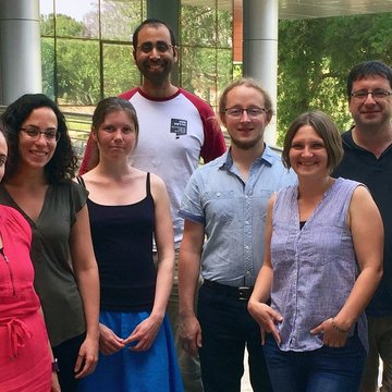 Být v Izraeli vědcem je prestižní záležitost, ale vybavení máme lepší, říkají čeští vědci ve Weizmannově institutu