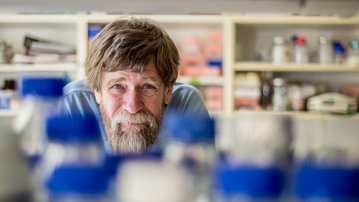 V nakladatelství Springer-Verlag vychází druhé vydání knihy prof . Jana Tachezyho