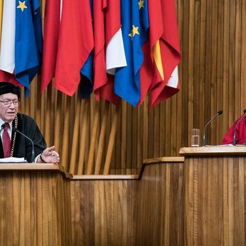 Člen Mezinárodní vědecké rady BIOCEV, prof. Joel L. Sussman obdržel čestný doktorát Univerzity Karlovy