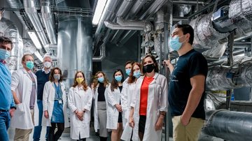 Nová protilátka proti covidu-19 je vhodná k prevenci i léčbě a brání viru mutovat