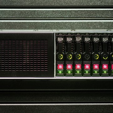 Výkonnější server od společnosti HPE pomůže vědcům z BIOCEV ve výzkumu COVID19