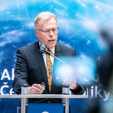 Profesor Jiří Neužil se stal řádným členem Učené společnosti České republiky