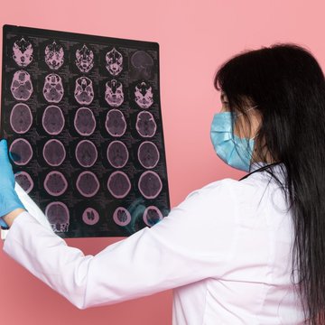 Proč kradou nádorové buňky mozku mitochondrie?